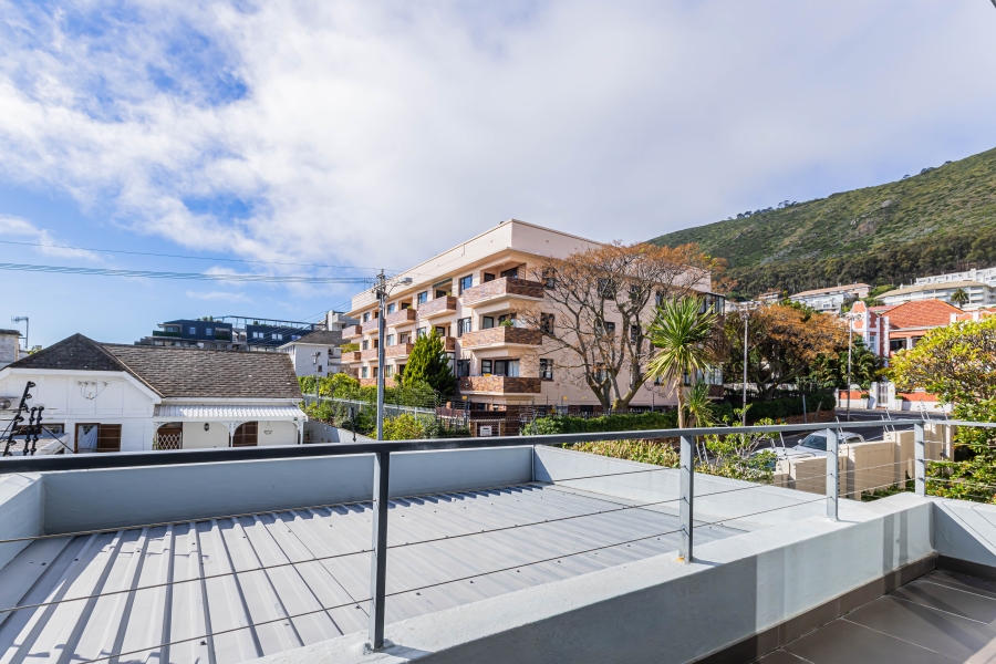 3 Bedroom Property for Sale in Sea Point Western Cape